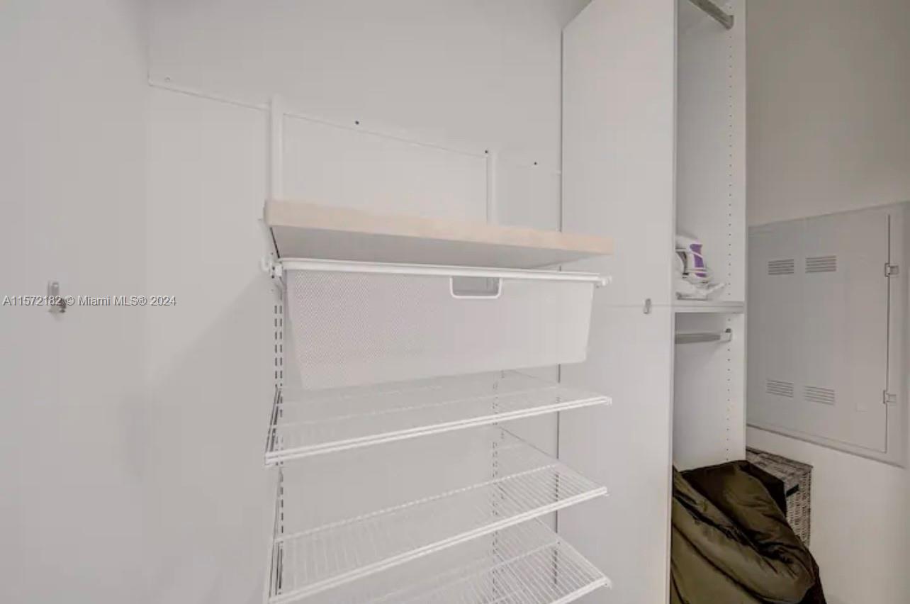 26 EDGEWATER CONDO - Residential Lease