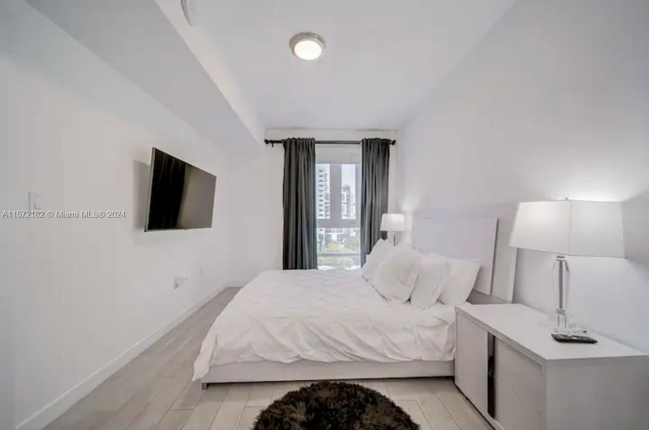 26 EDGEWATER CONDO - Residential Lease