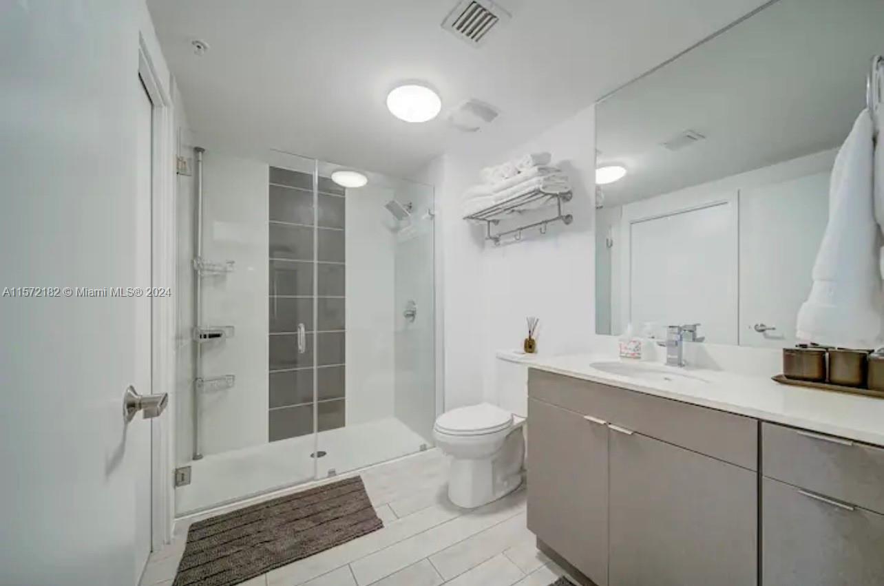26 EDGEWATER CONDO - Residential Lease
