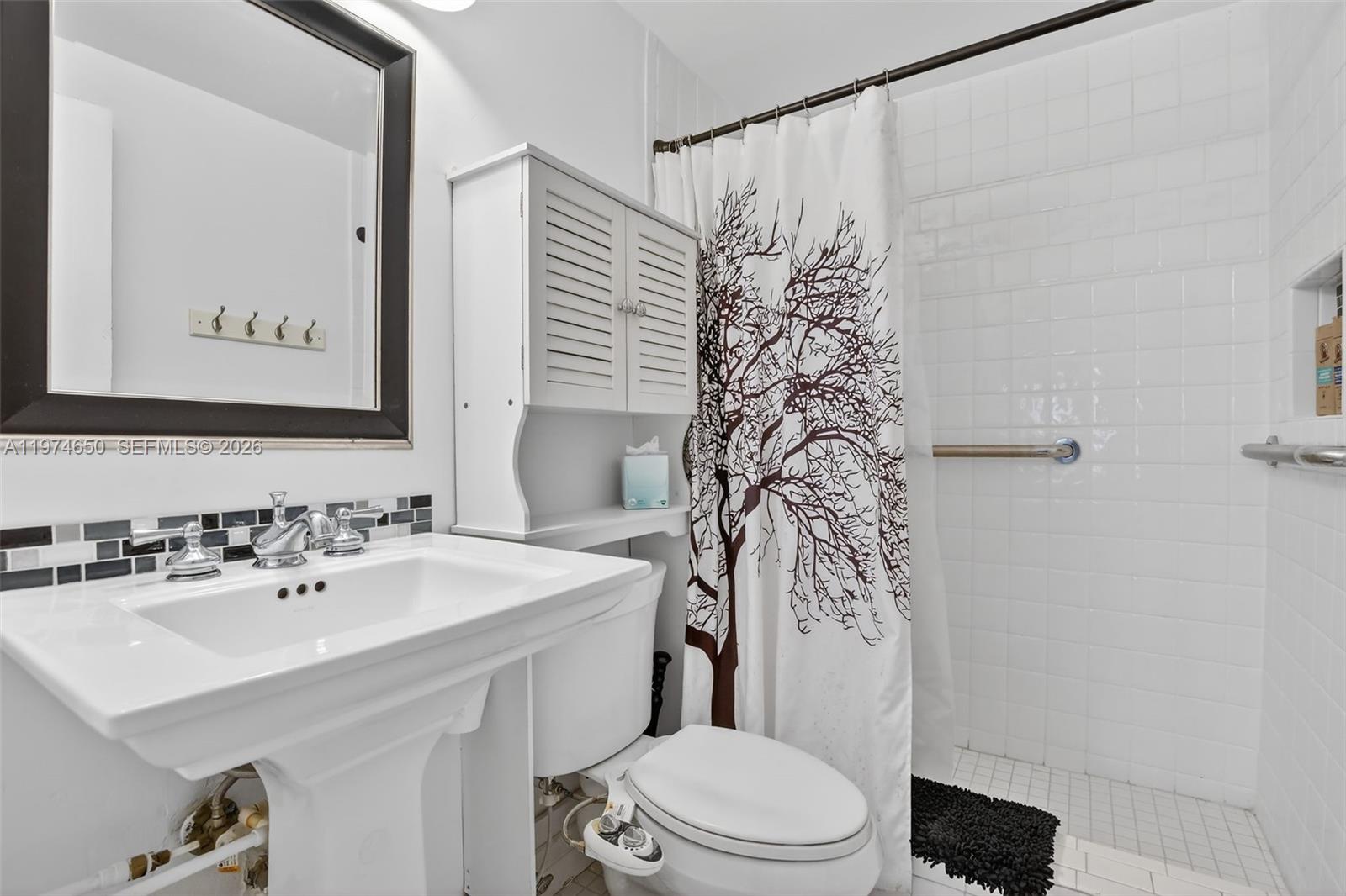 RIVERVIEW GARDEN APARTMEN - Residential