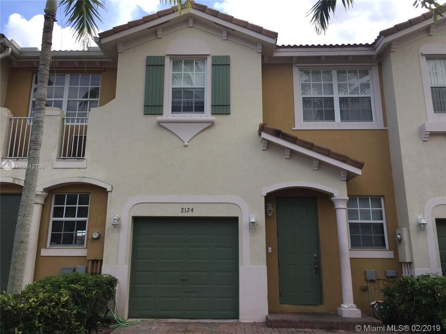PRISTINE 4/2/1 TOWN HOME FOR SALE IN HOMESTEAD.
