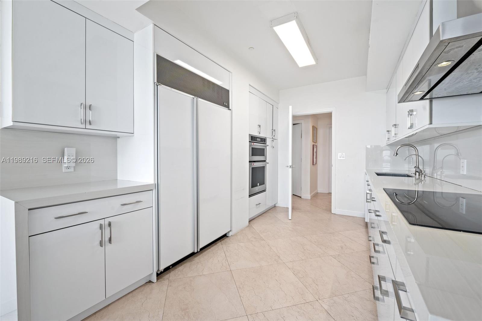 MAJESTIC TOWER - Residential