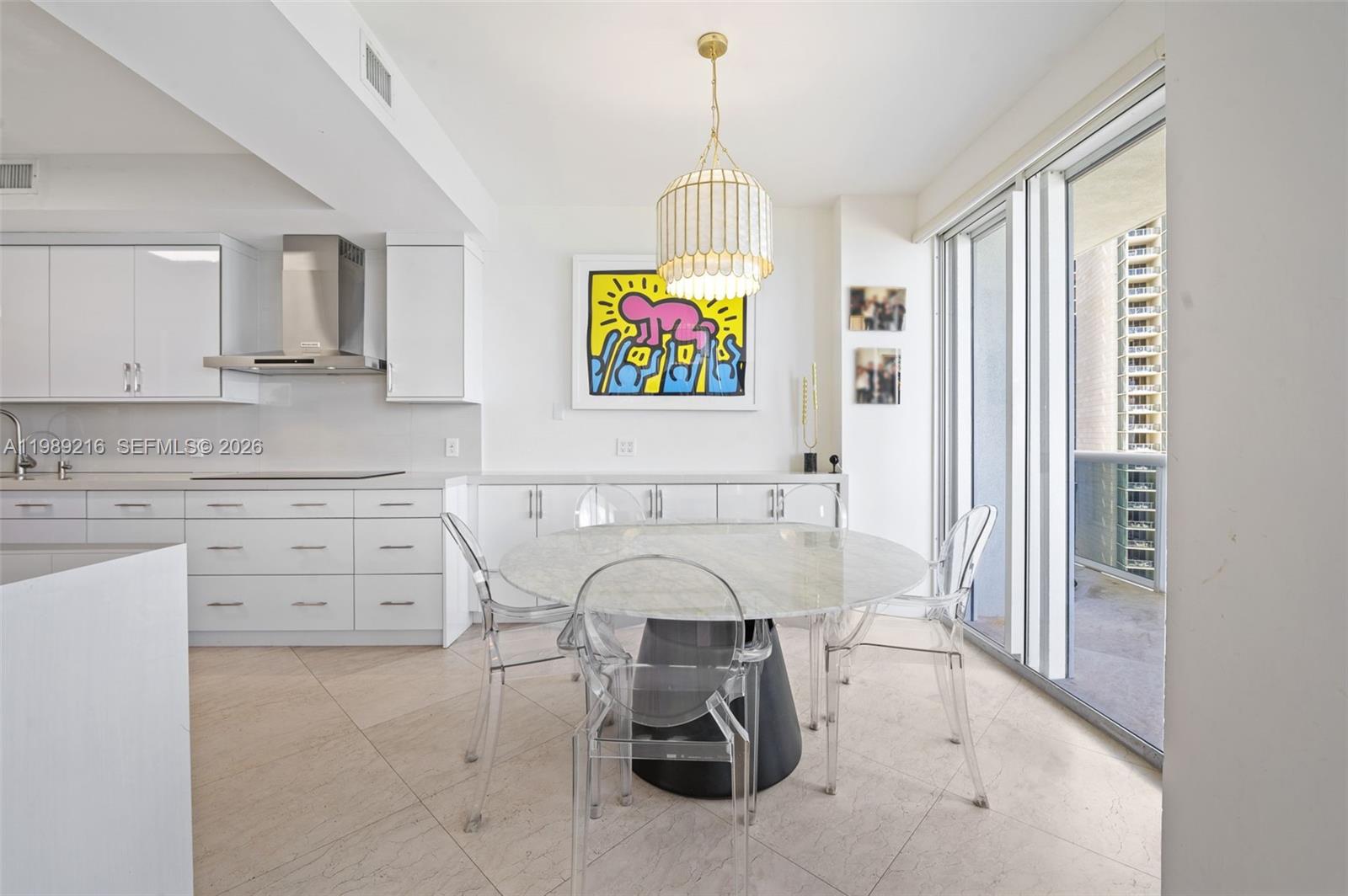 MAJESTIC TOWER - Residential