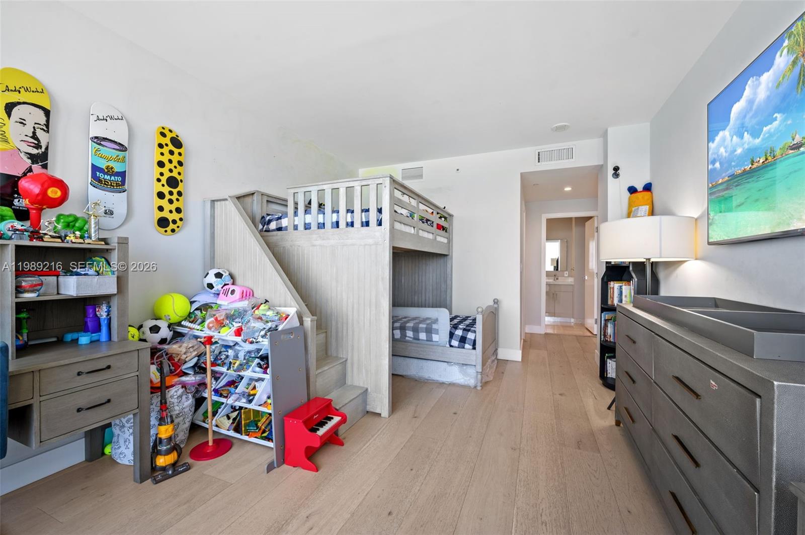 MAJESTIC TOWER - Residential