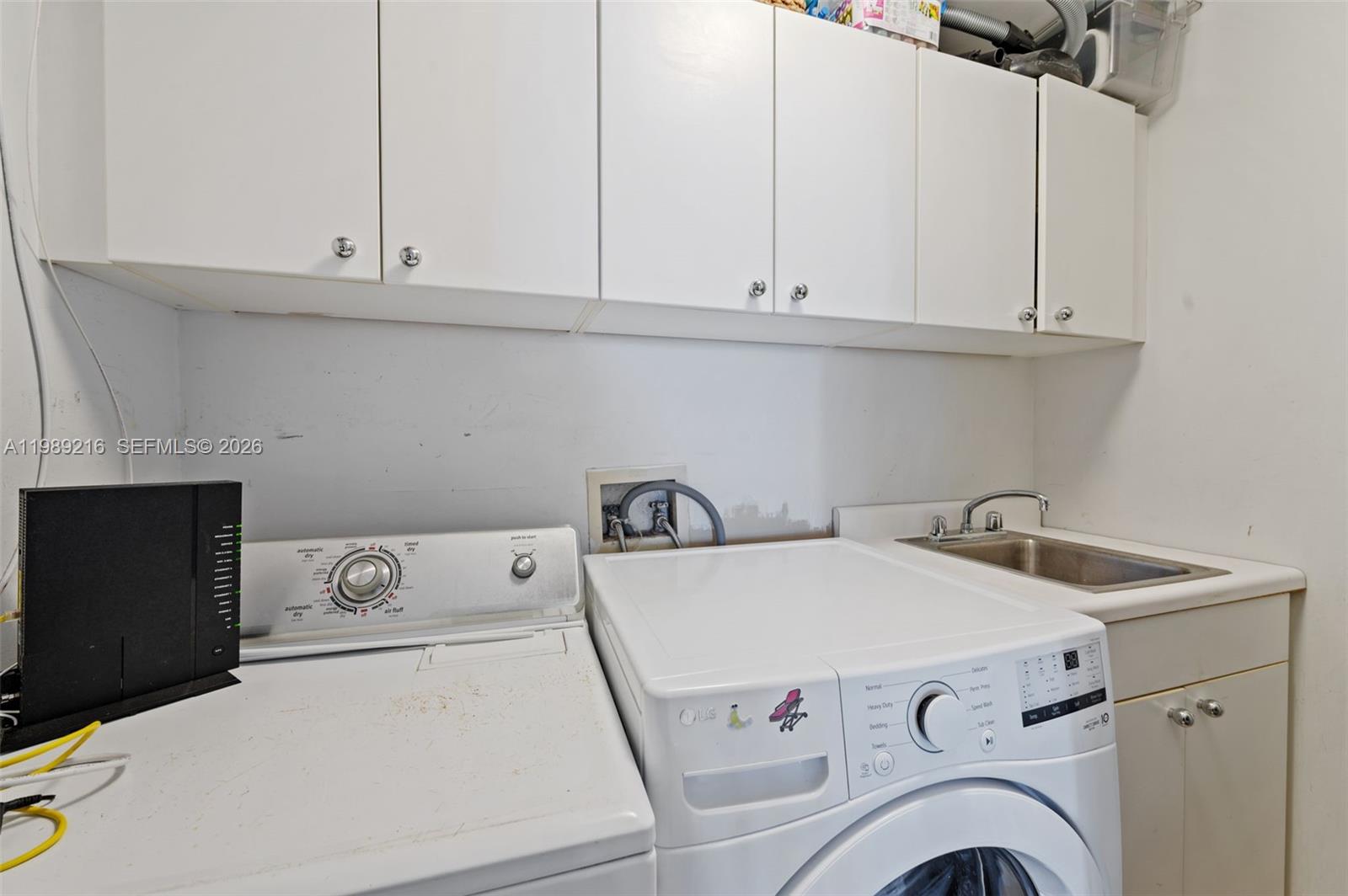 MAJESTIC TOWER - Residential