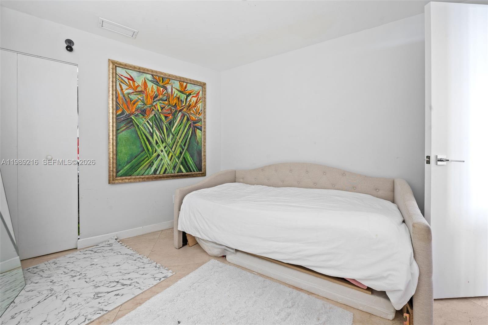 MAJESTIC TOWER - Residential