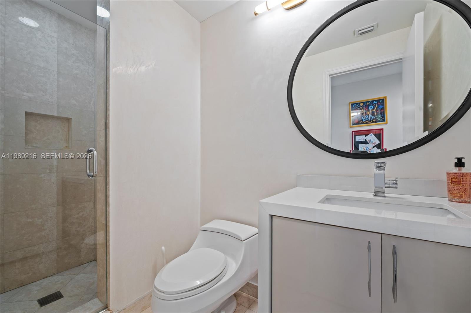 MAJESTIC TOWER - Residential