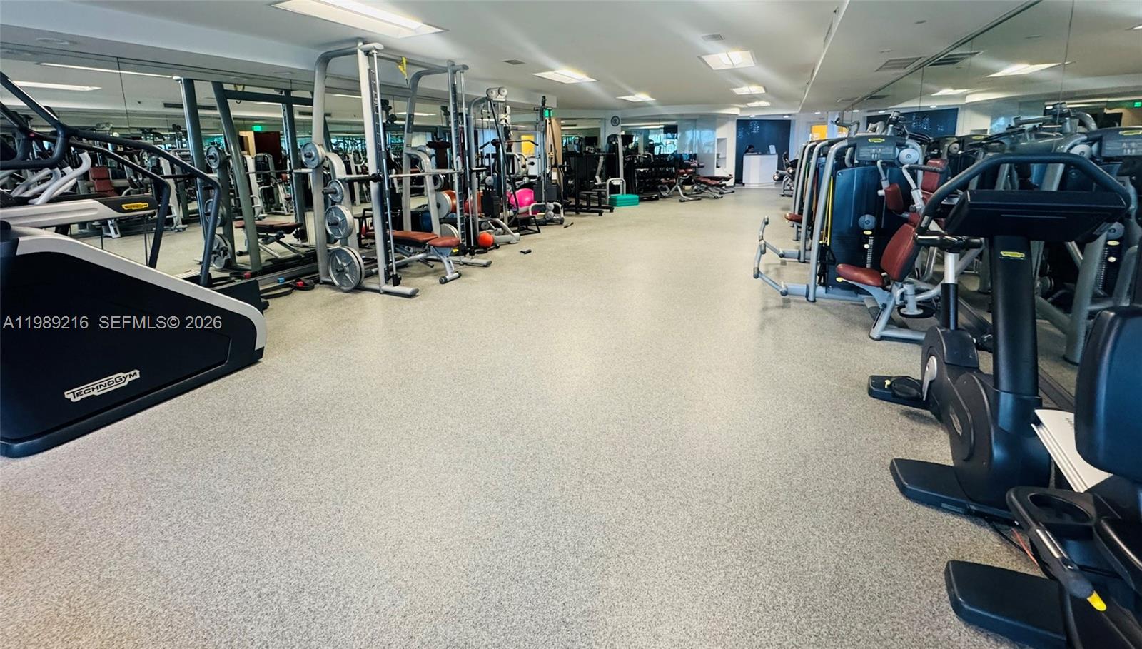 MAJESTIC TOWER - Residential