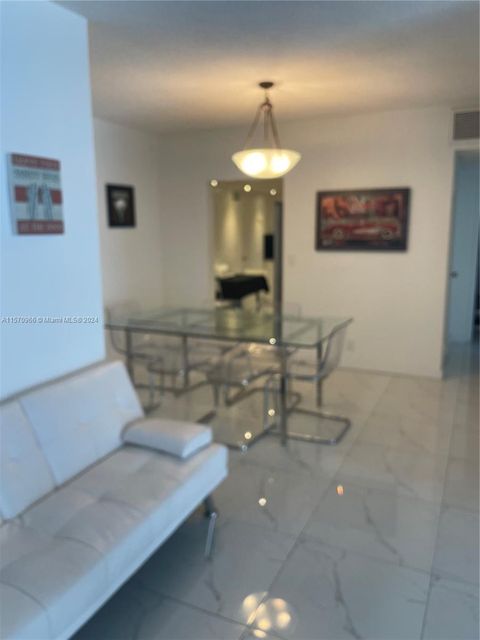 Condominium in Hollywood FL 3901 Ocean Dr Dr 17.jpg