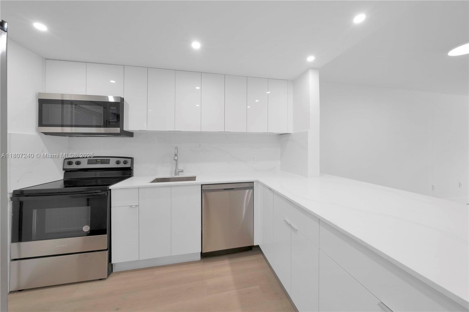251 Galen Dr 316E