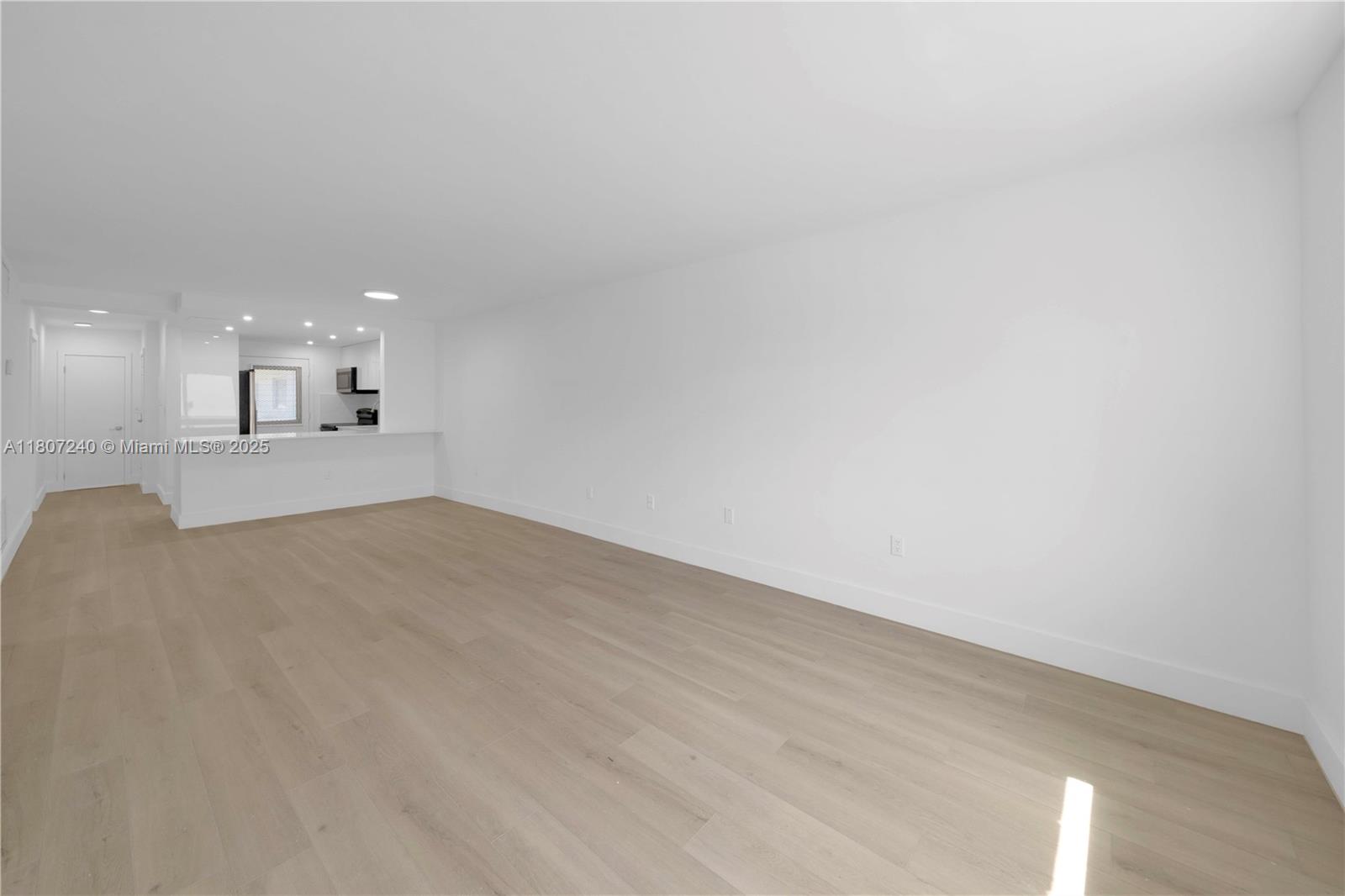 KEY BISCAYNE VI CONDO - Residential Lease