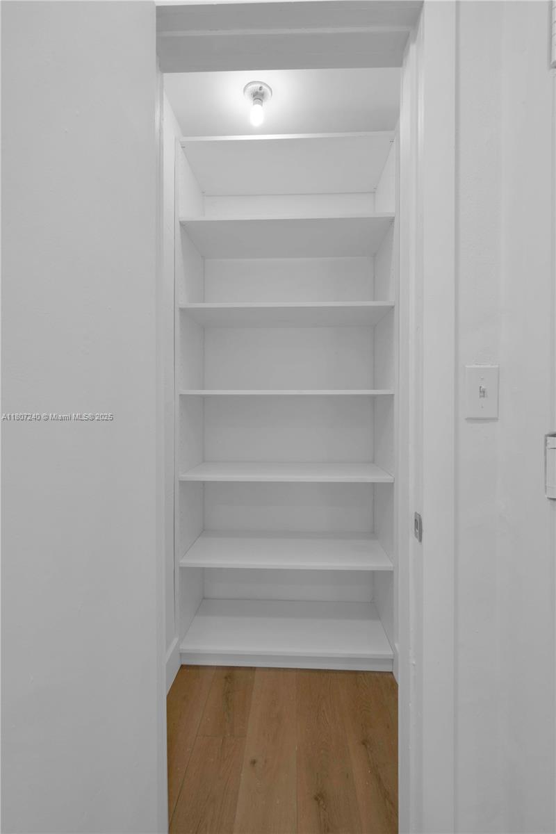 KEY BISCAYNE VI CONDO - Residential Lease