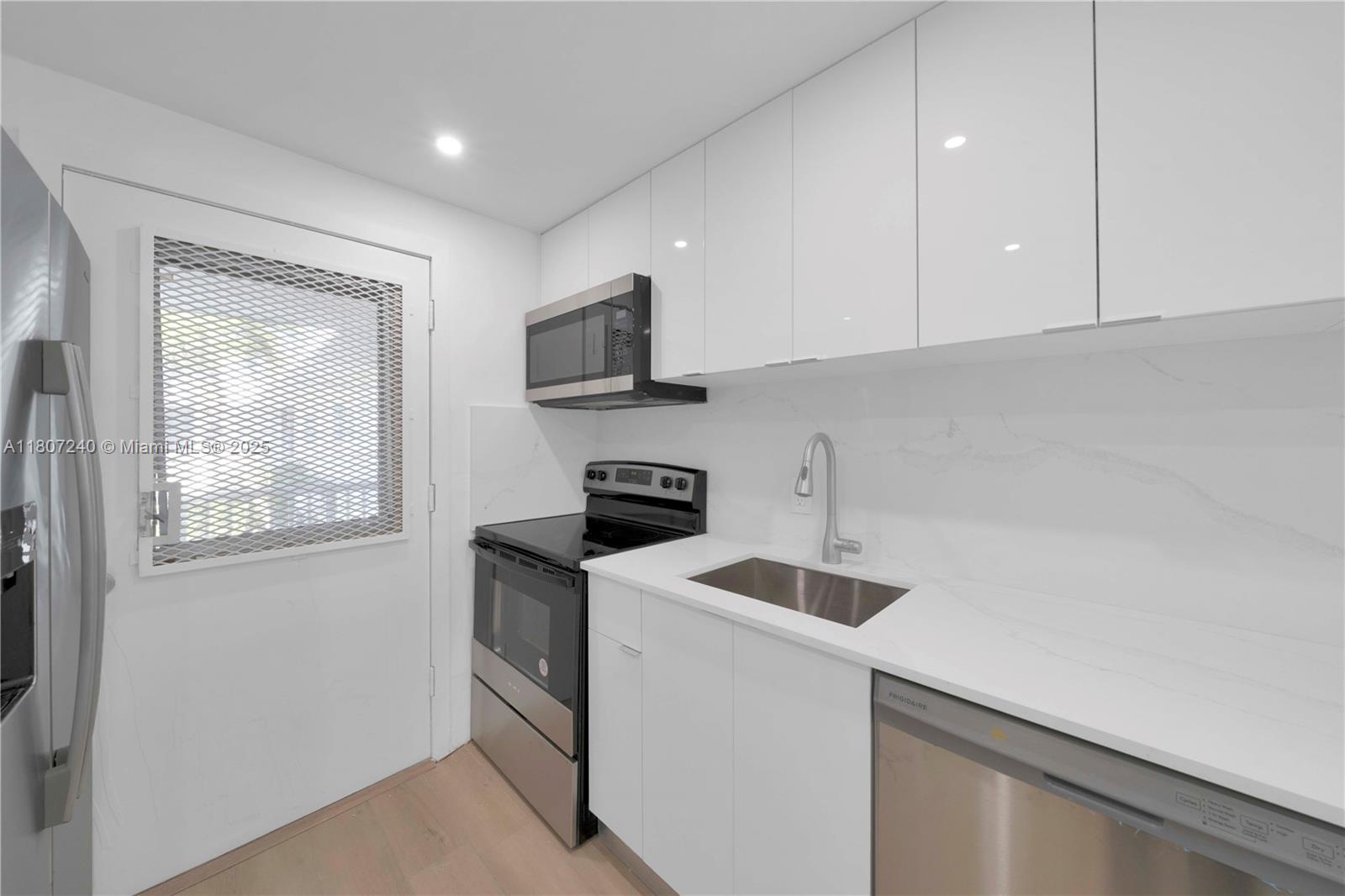 251 Galen Dr 316E