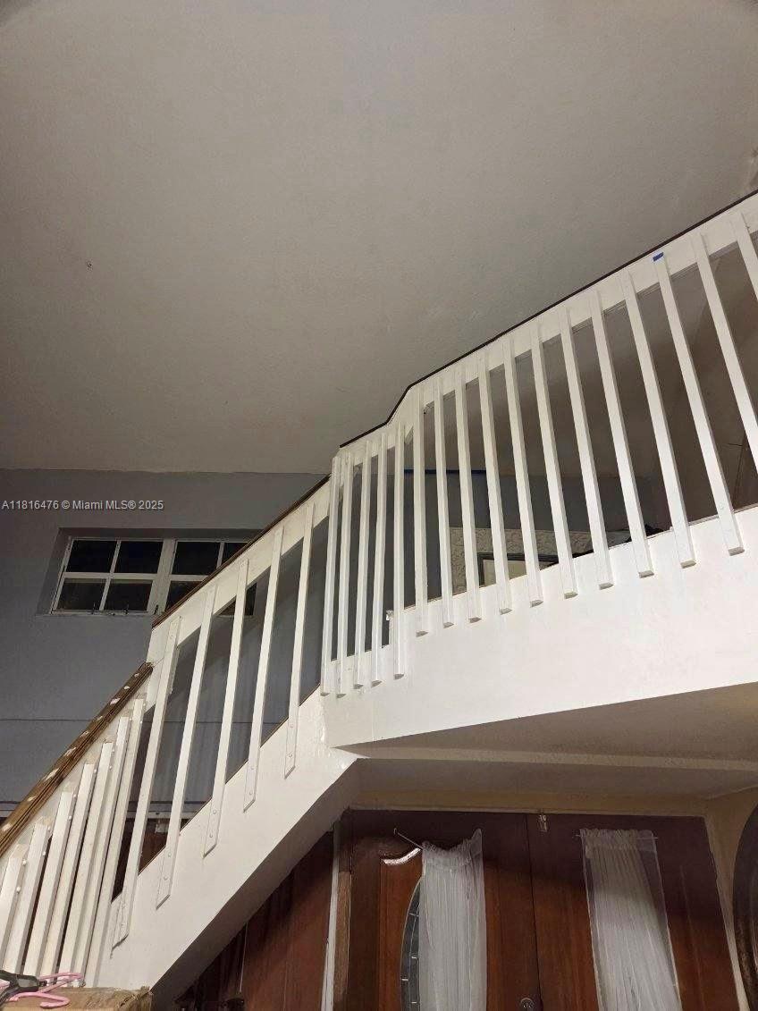 LAUDERDALE LAKES WEST GAT - Residential