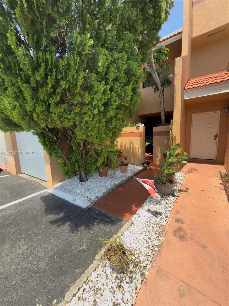 PEMBROKE LAKES SOUTH - Residential