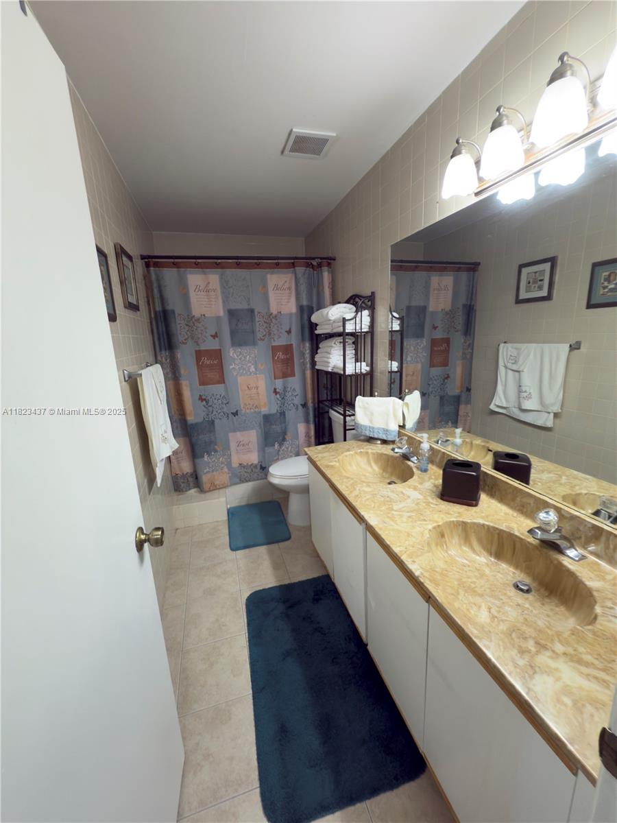 PEMBROKE LAKES SOUTH - Residential