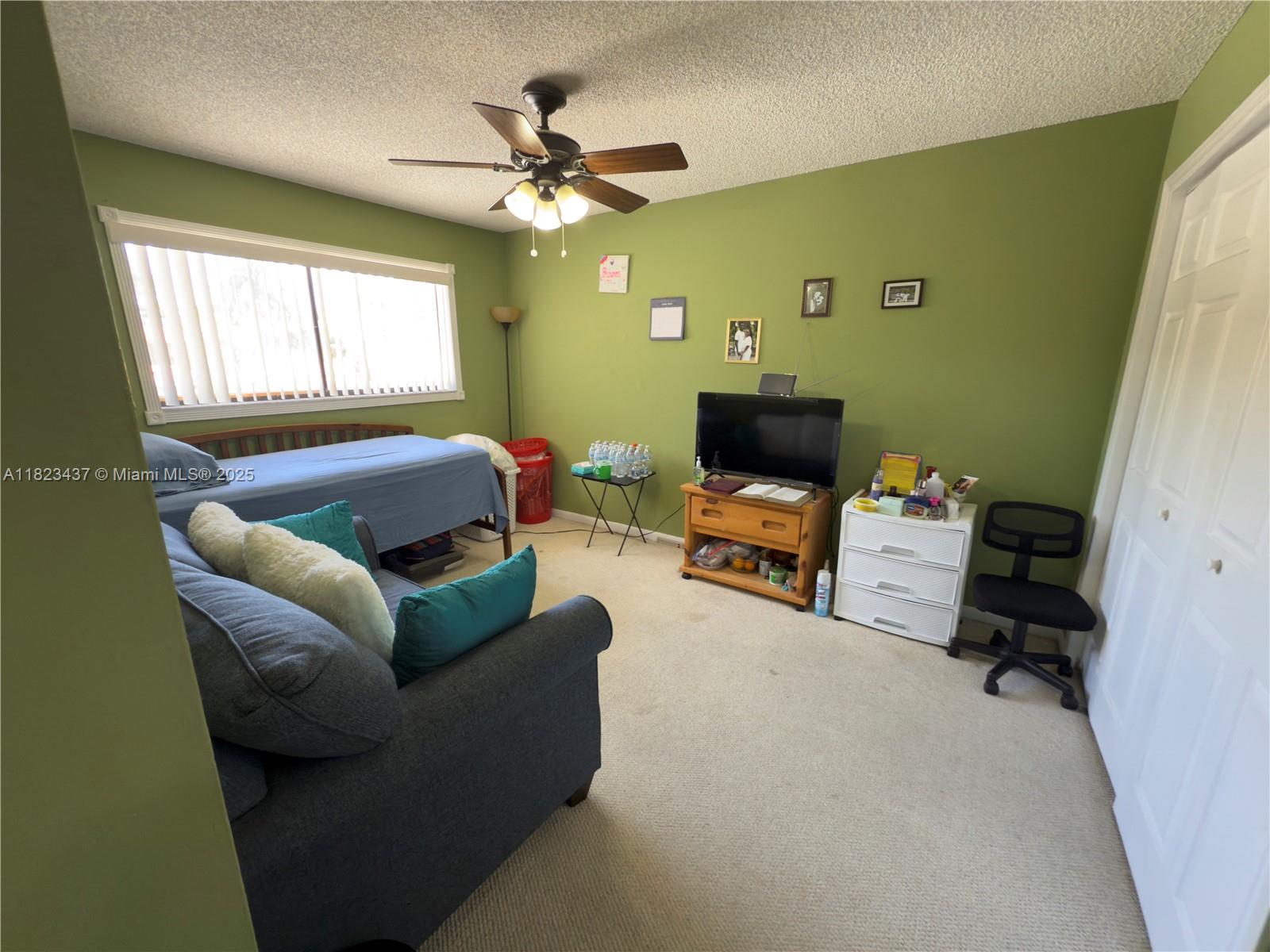 PEMBROKE LAKES SOUTH - Residential