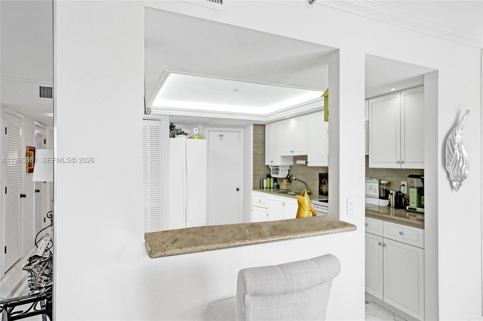 TRITON CONDO - Residential