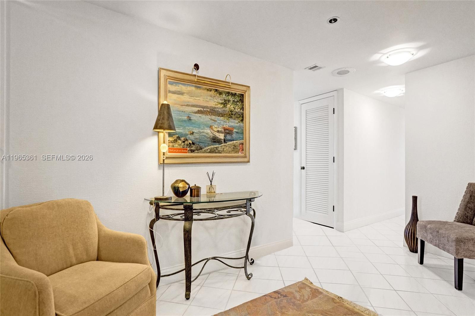 TRITON CONDO - Residential