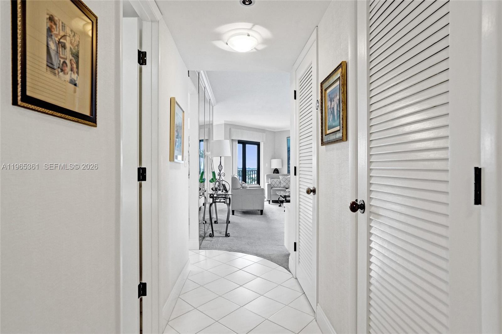 TRITON CONDO - Residential