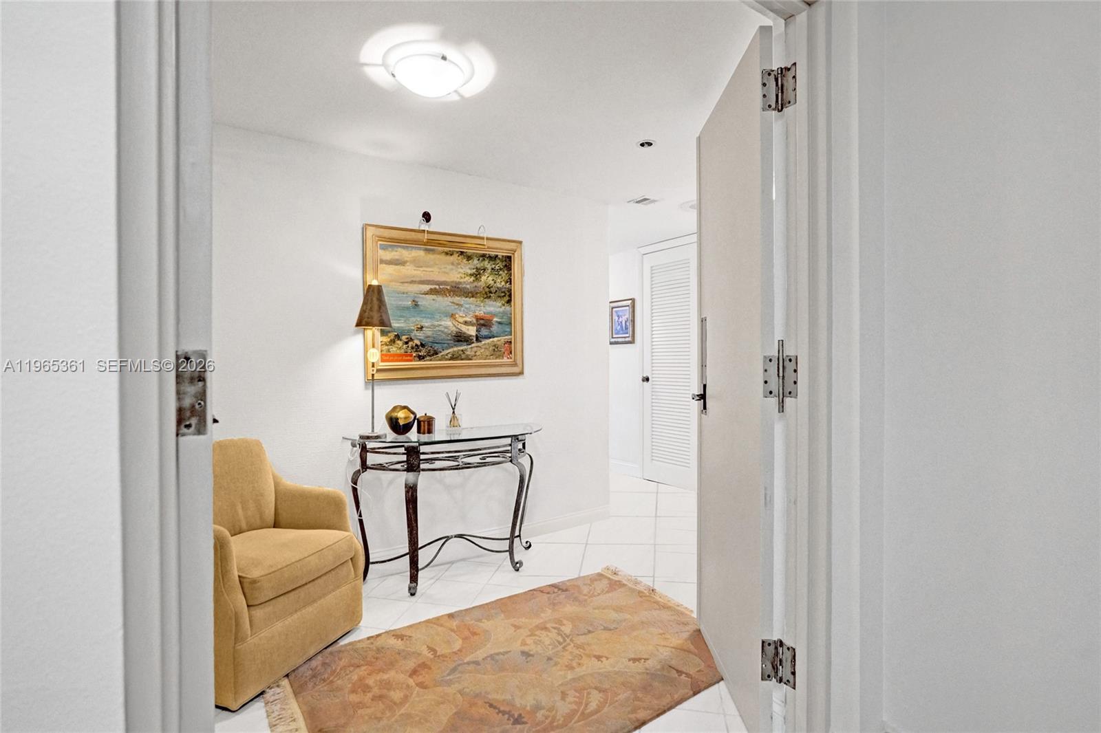 TRITON CONDO - Residential