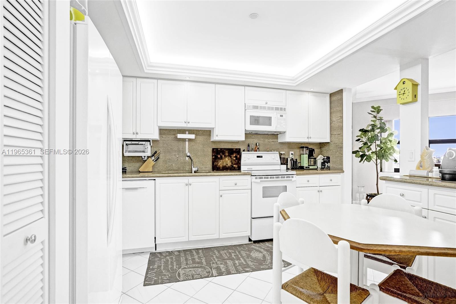 TRITON CONDO - Residential