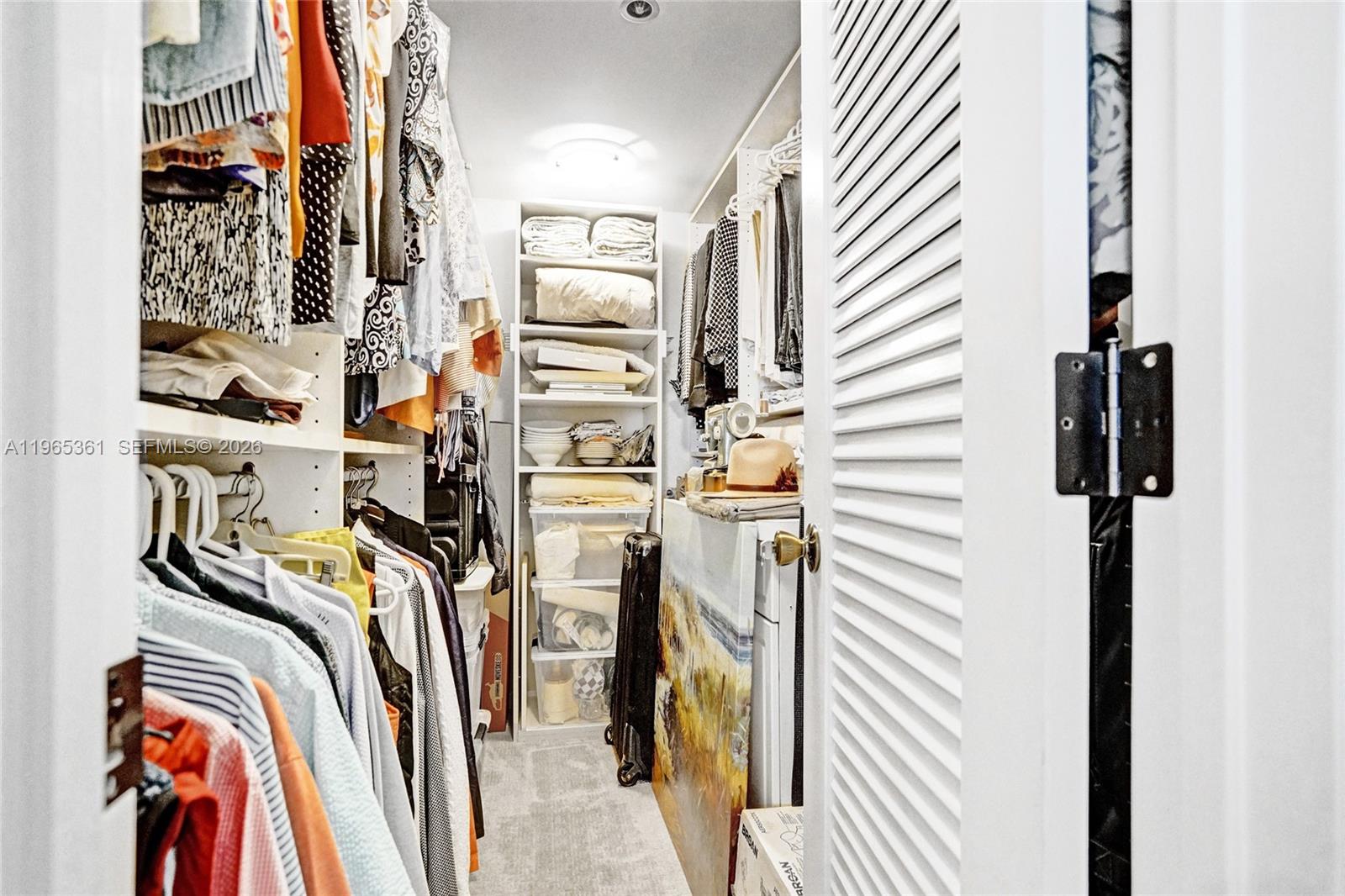 TRITON CONDO - Residential