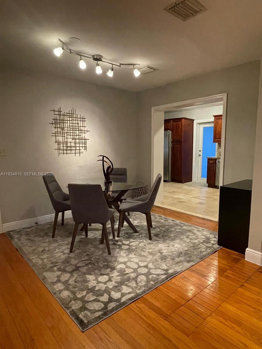 MIAMI SHORES SEC 6 - Residential