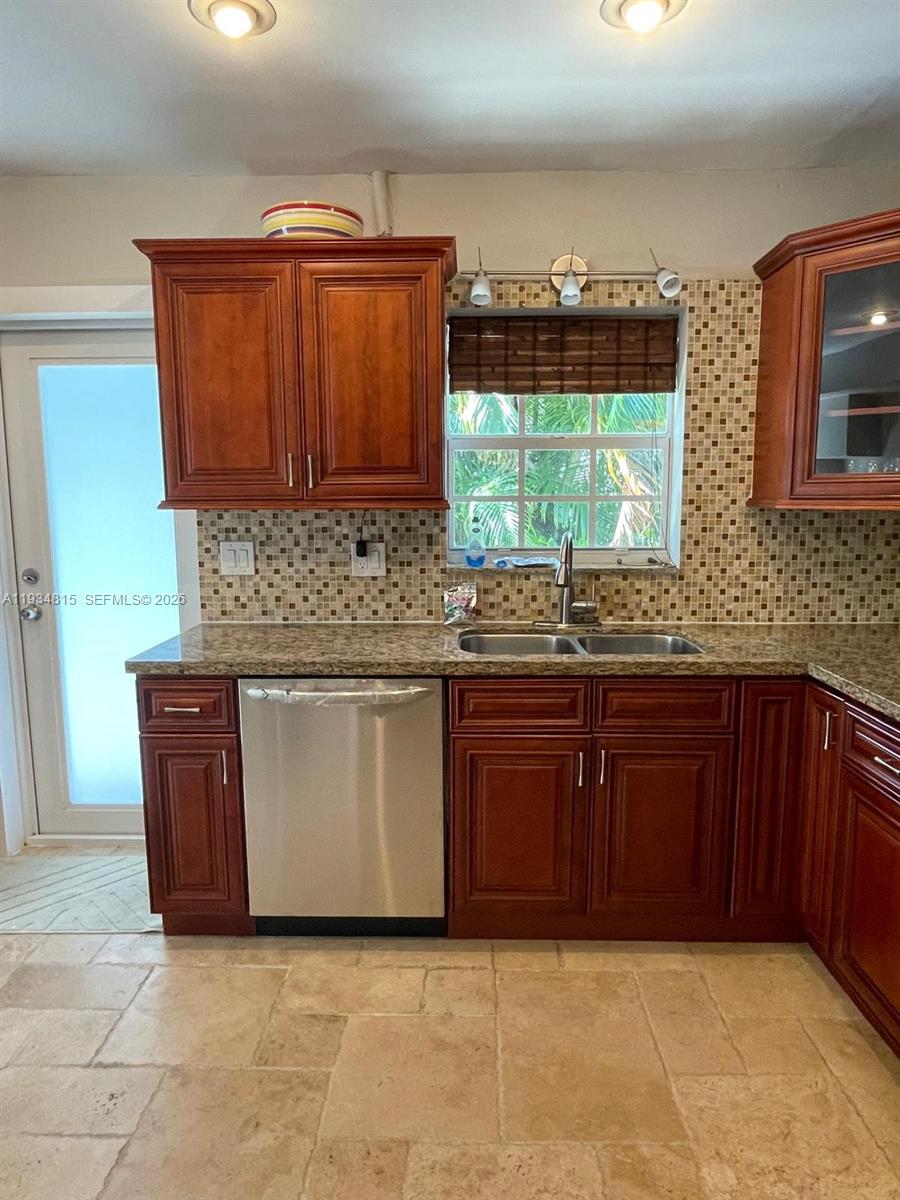 MIAMI SHORES SEC 6 - Residential
