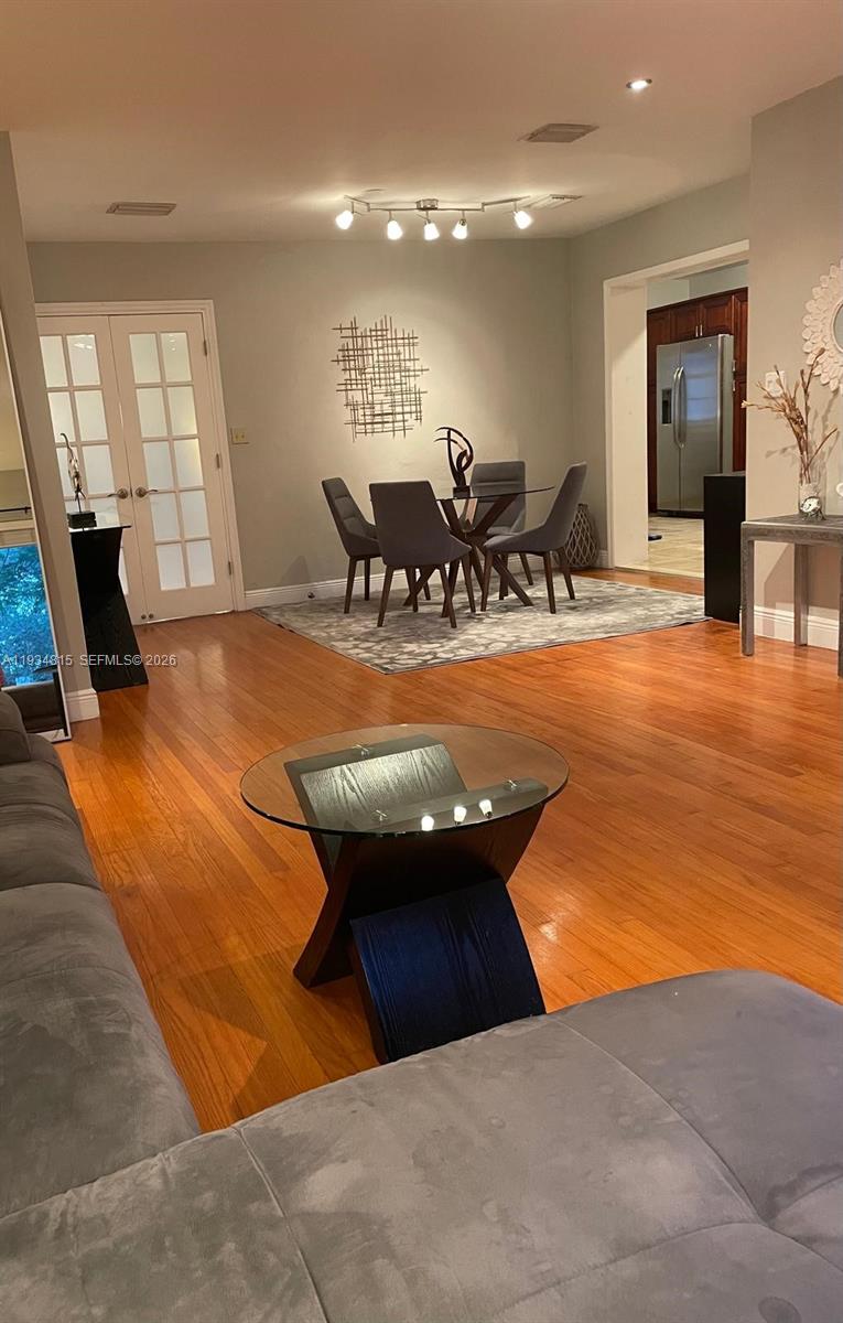 MIAMI SHORES SEC 6 - Residential