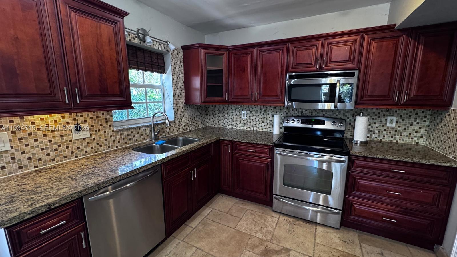 MIAMI SHORES SEC 6 - Residential