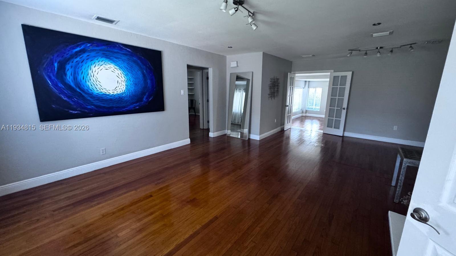 MIAMI SHORES SEC 6 - Residential