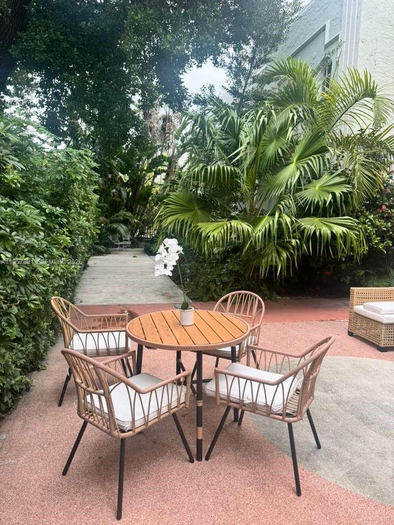 1051 Meridian Ave 1C