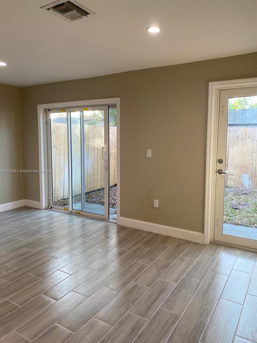 VISTA TOWNHOUSE SEC B - Residential