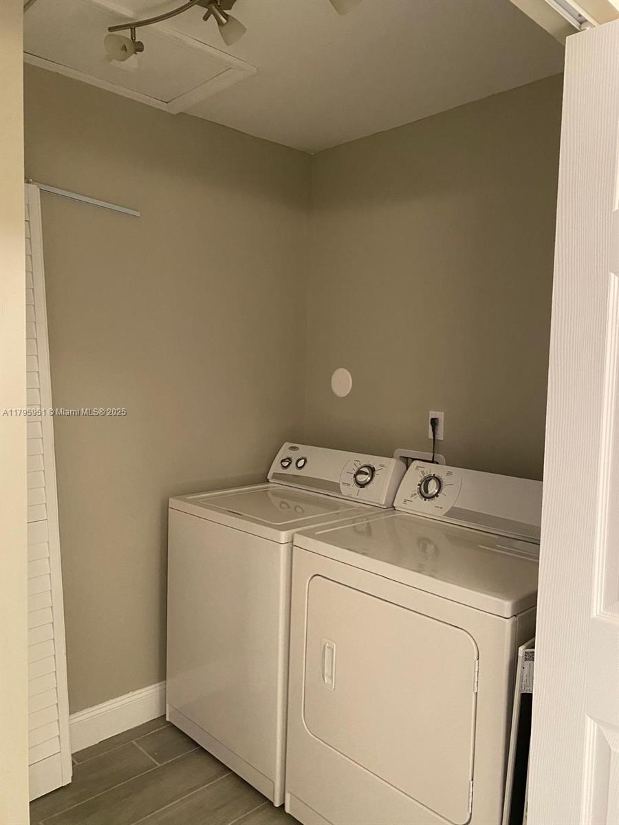 VISTA TOWNHOUSE SEC B - Residential