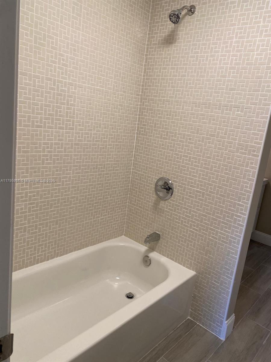 VISTA TOWNHOUSE SEC B - Residential