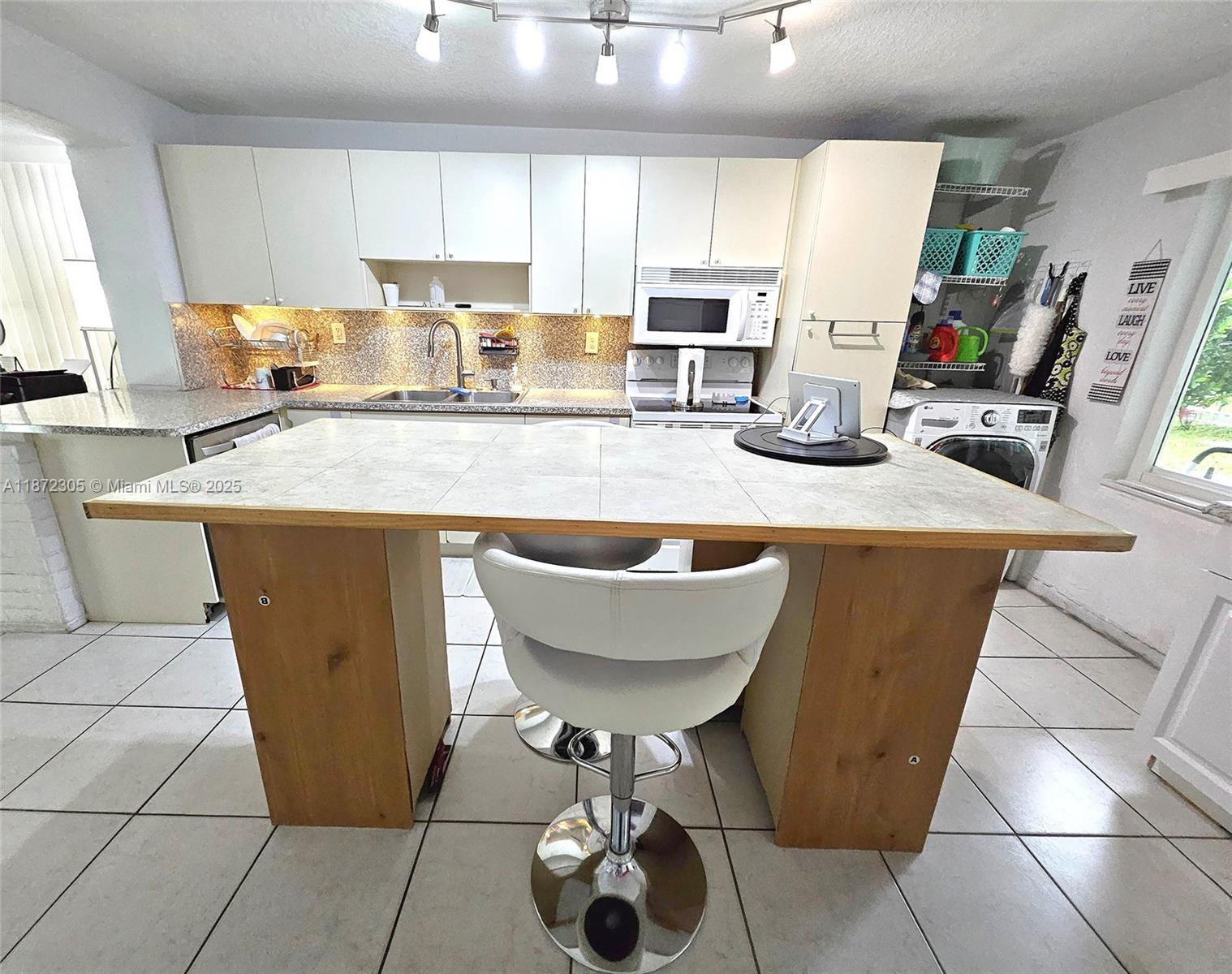 OVERBROOK SHORES - Residential