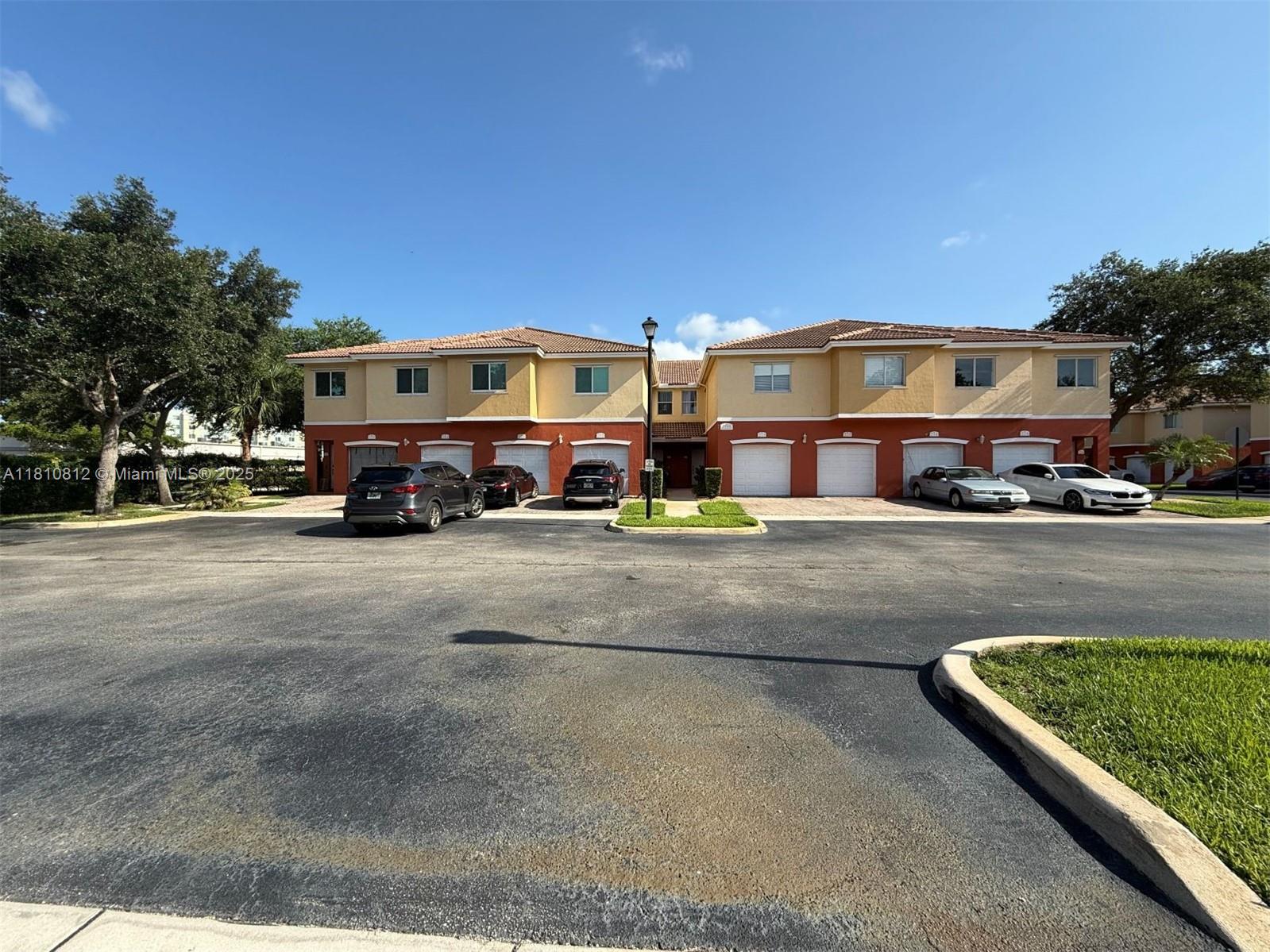 3340 Palomino Dr 211-2