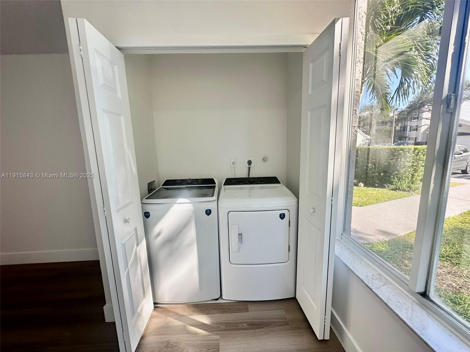 LAKEVIEW CLUB CONDO - Residential Lease