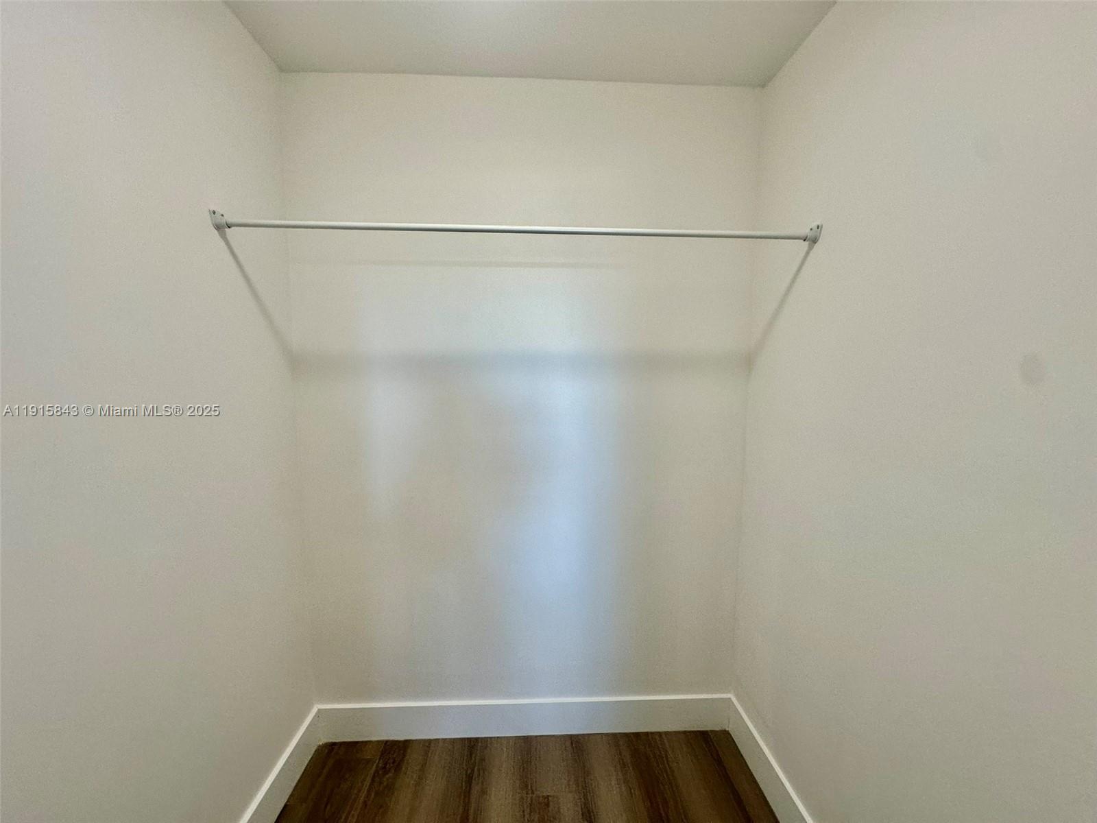 LAKEVIEW CLUB CONDO - Residential Lease