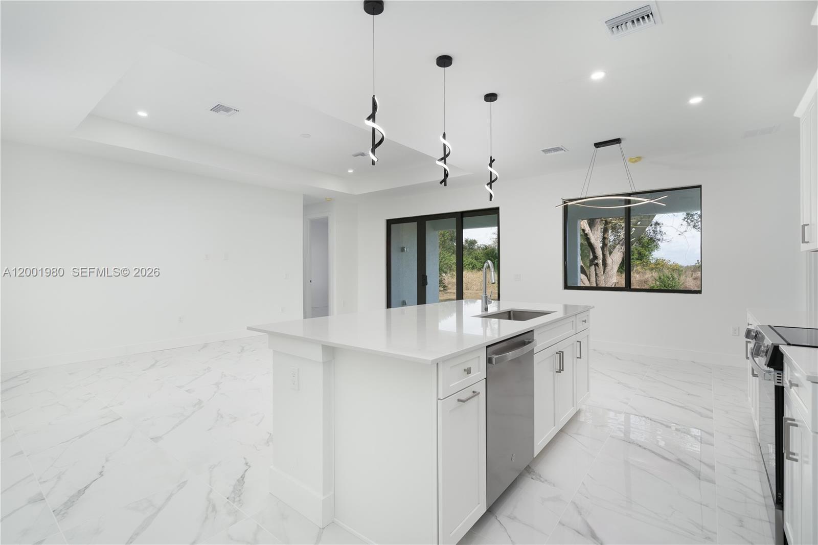 Mirror Lakes - Residential