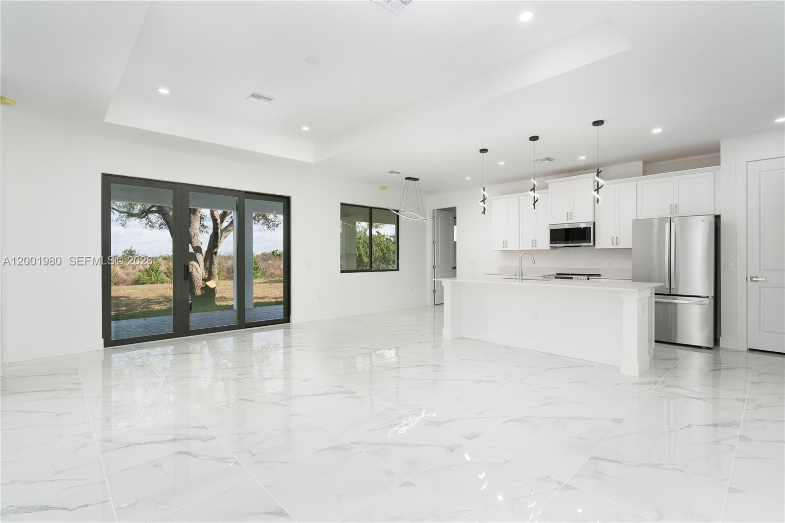 Mirror Lakes - Residential