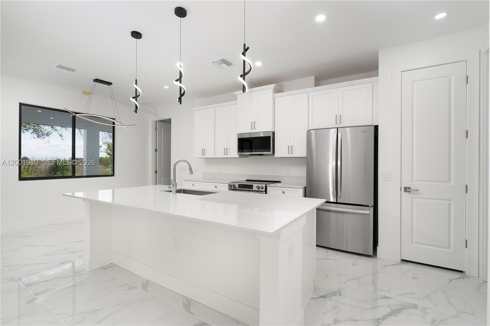 Mirror Lakes - Residential