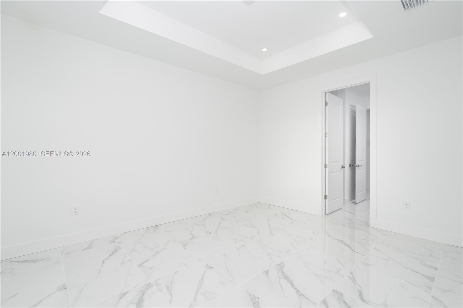 Mirror Lakes - Residential