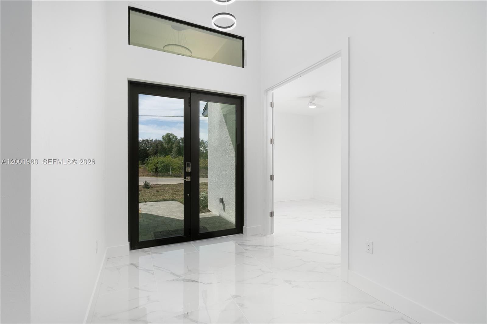 Mirror Lakes - Residential