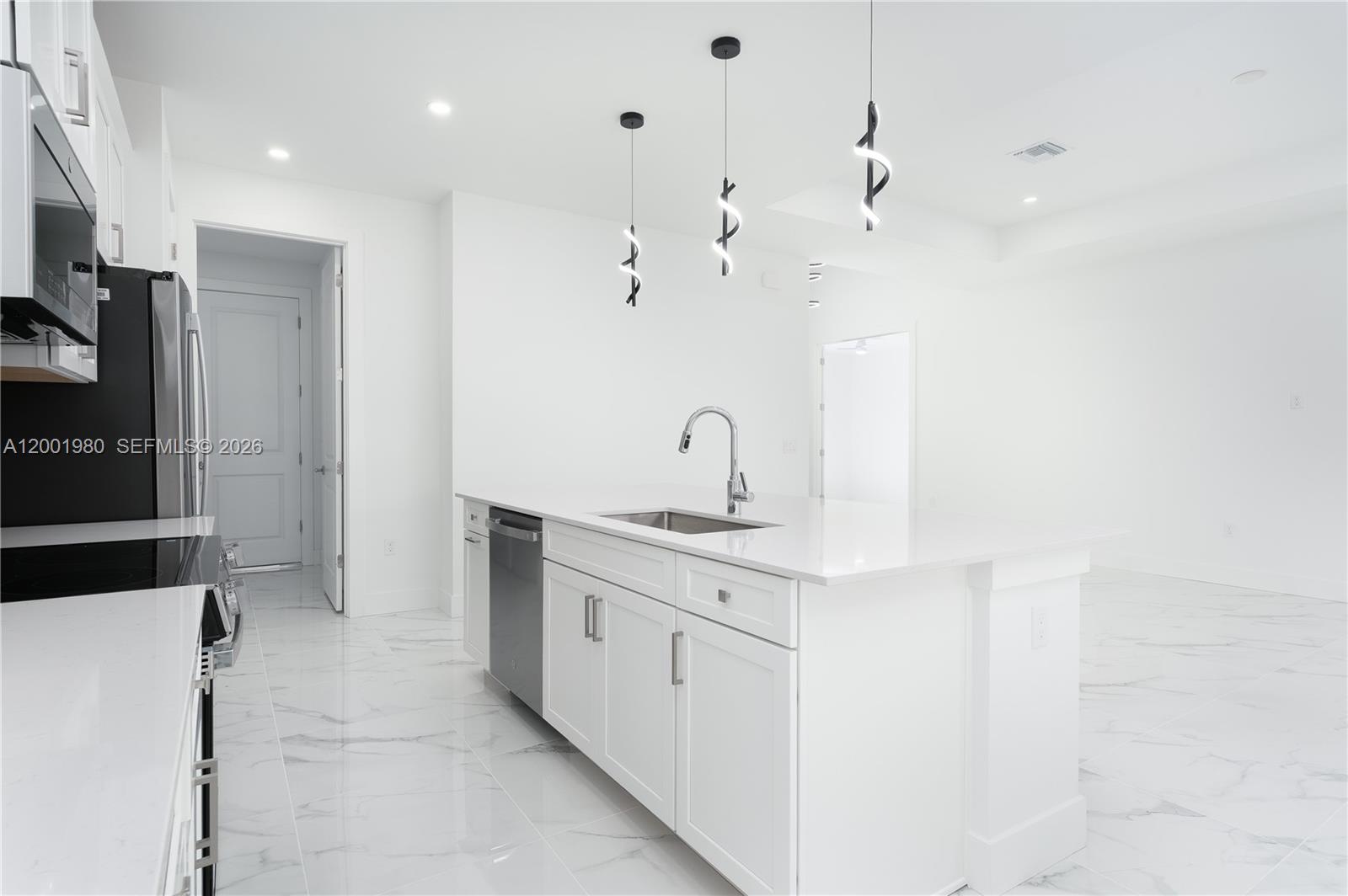 Mirror Lakes - Residential