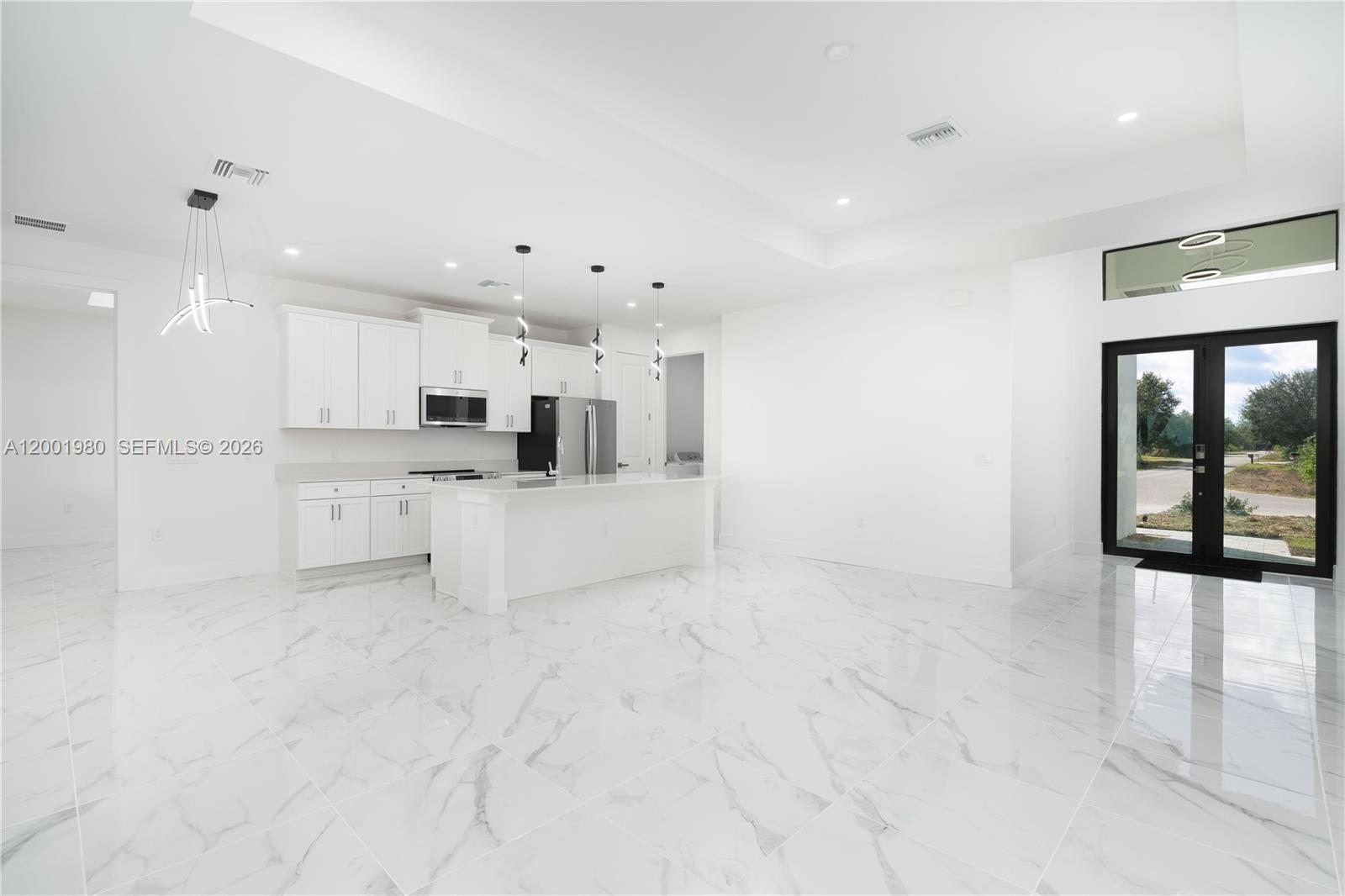 Mirror Lakes - Residential