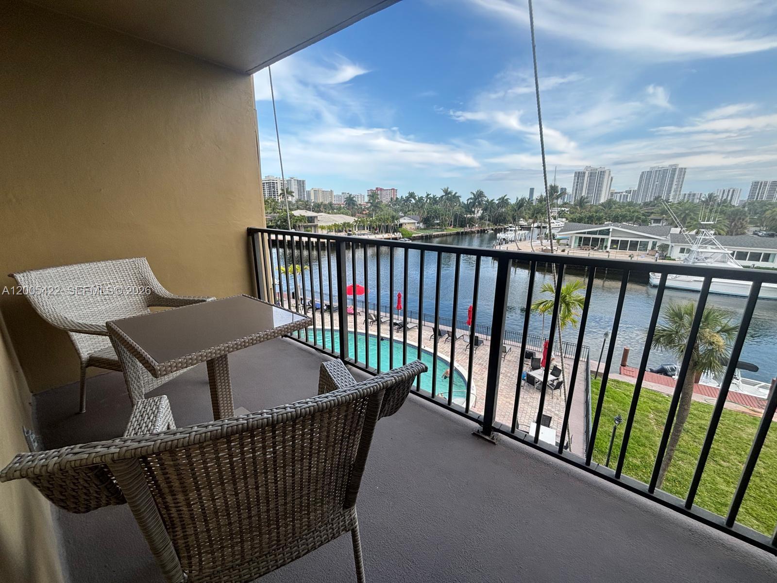 YACHT CLUB CONDO (THE) - Residential