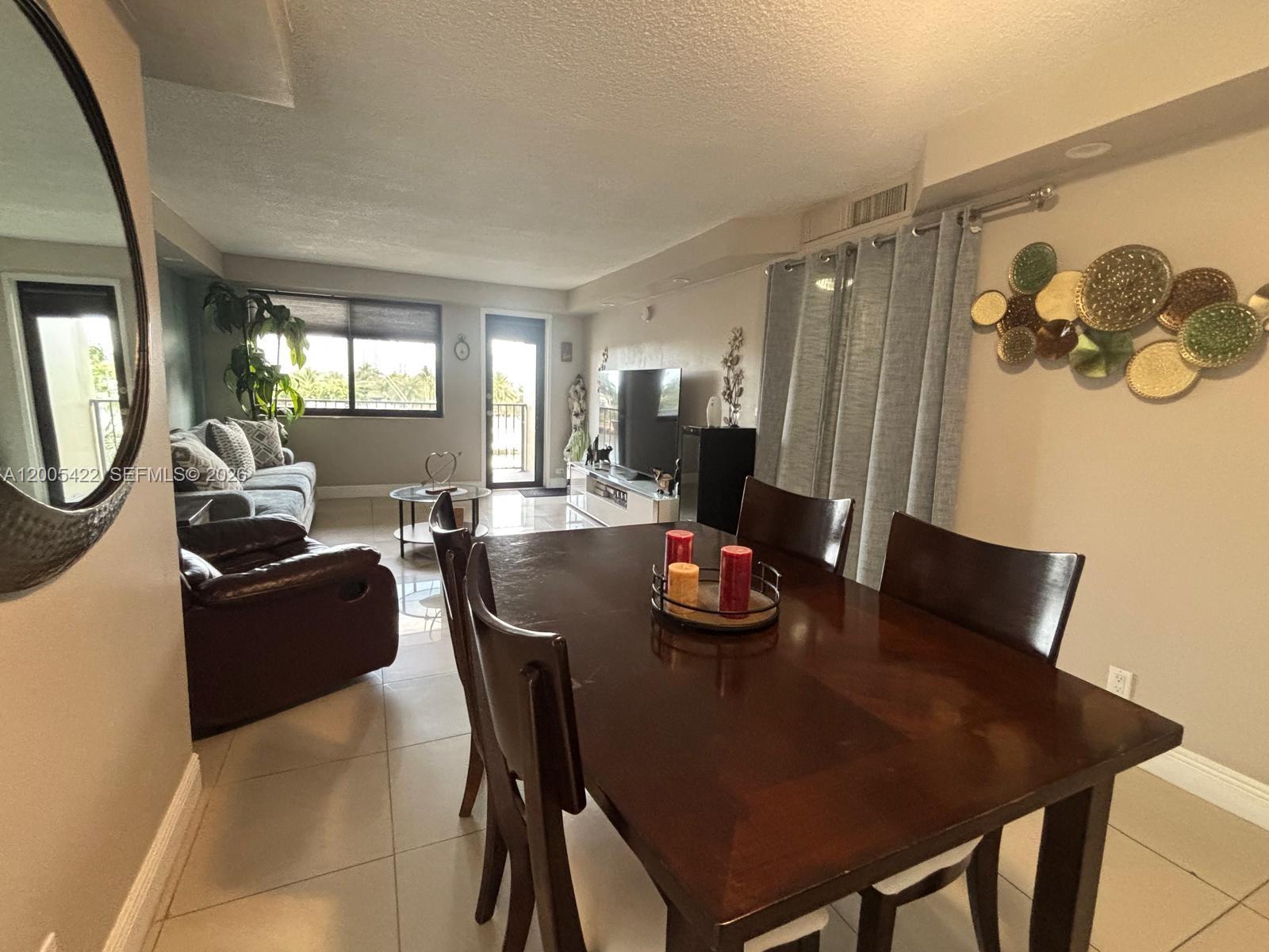 YACHT CLUB CONDO (THE) - Residential