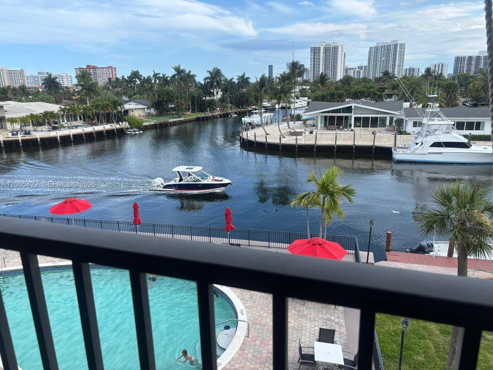 YACHT CLUB CONDO (THE) - Residential